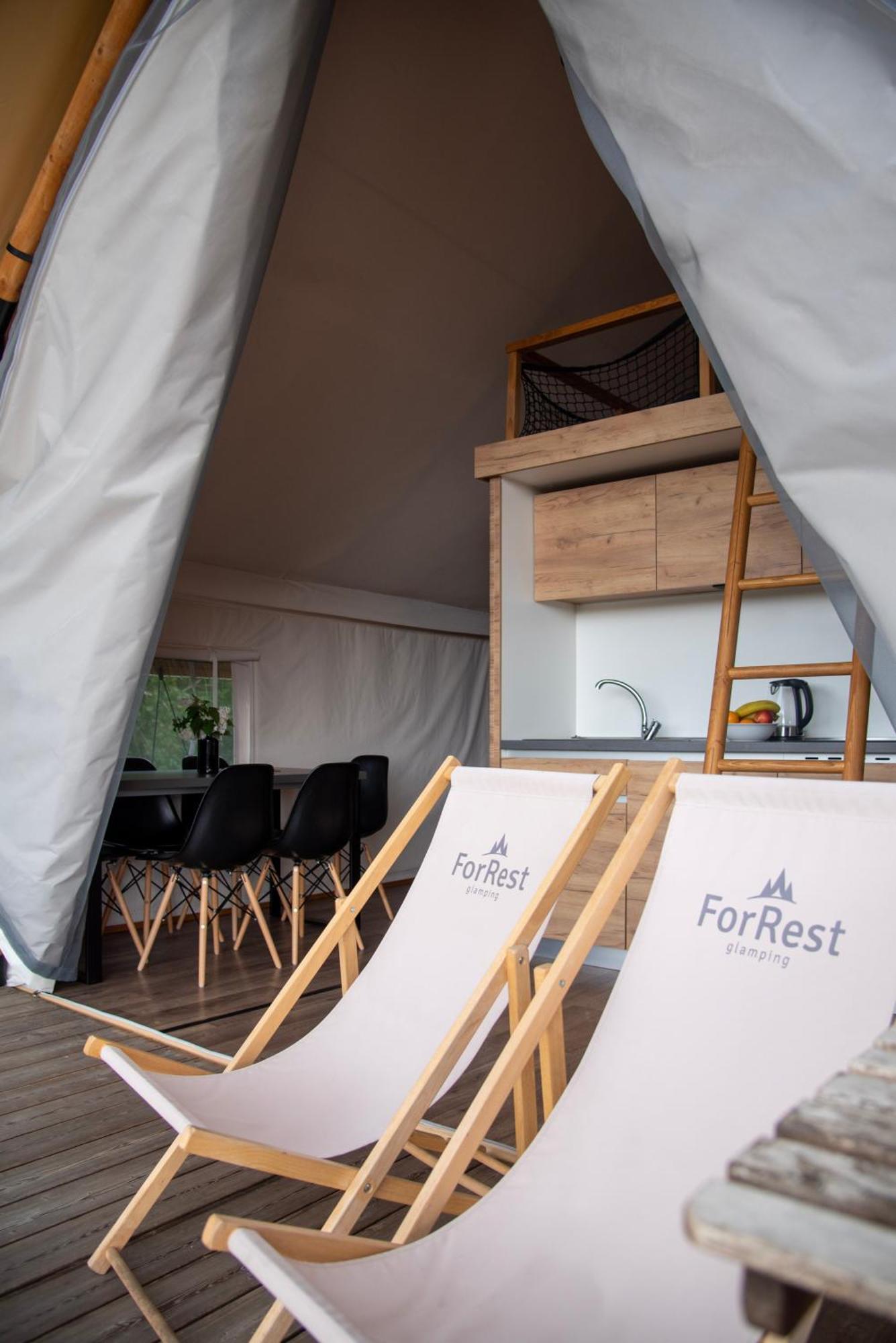 Forrest Glamping Hotel Banska Stiavnica Luaran gambar