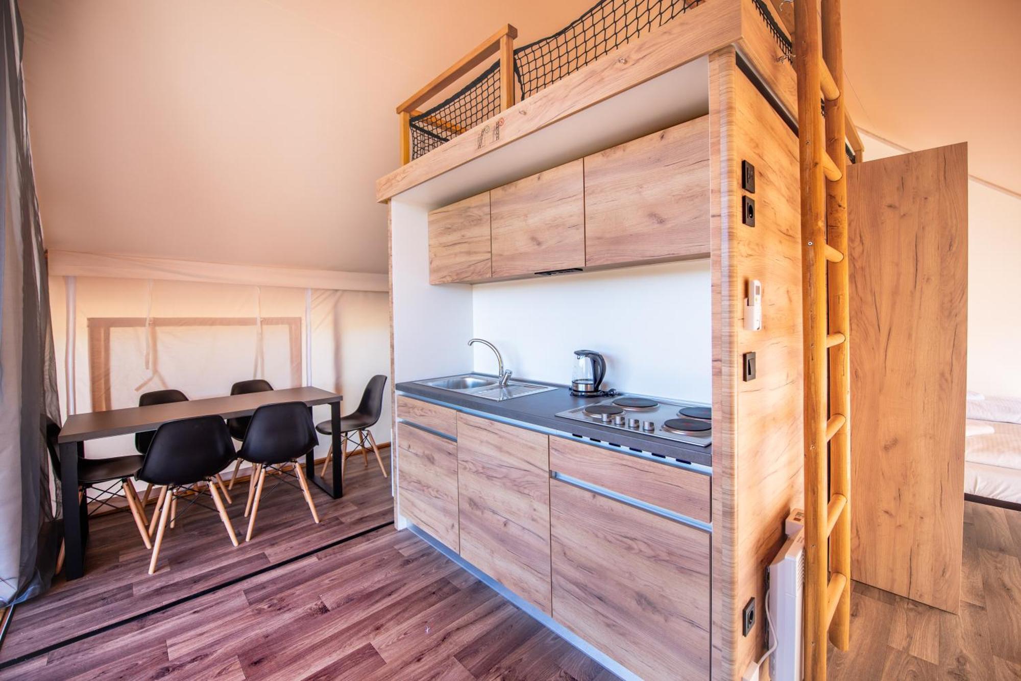 Forrest Glamping Hotel Banska Stiavnica Luaran gambar