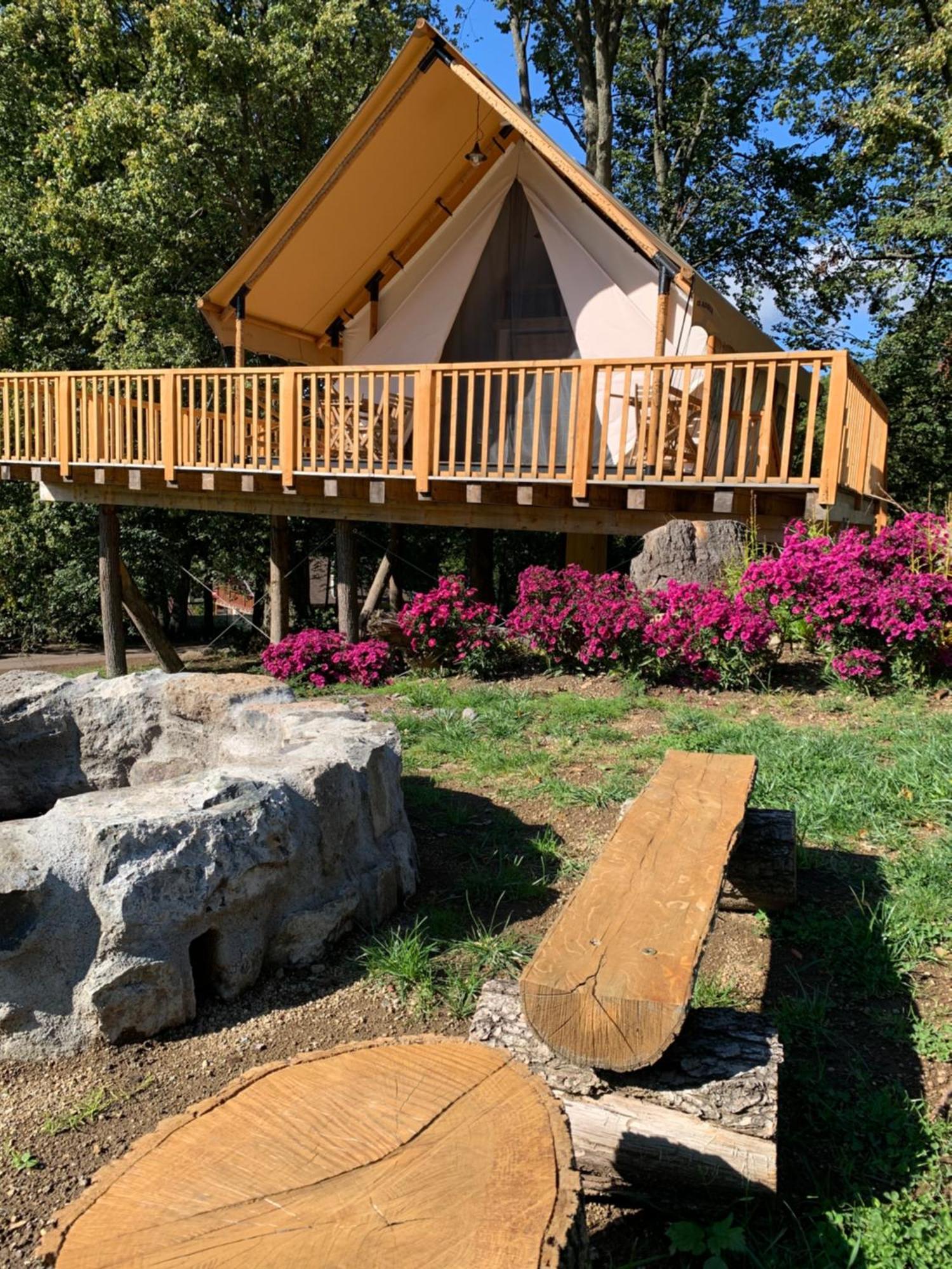Forrest Glamping Hotel Banska Stiavnica Luaran gambar