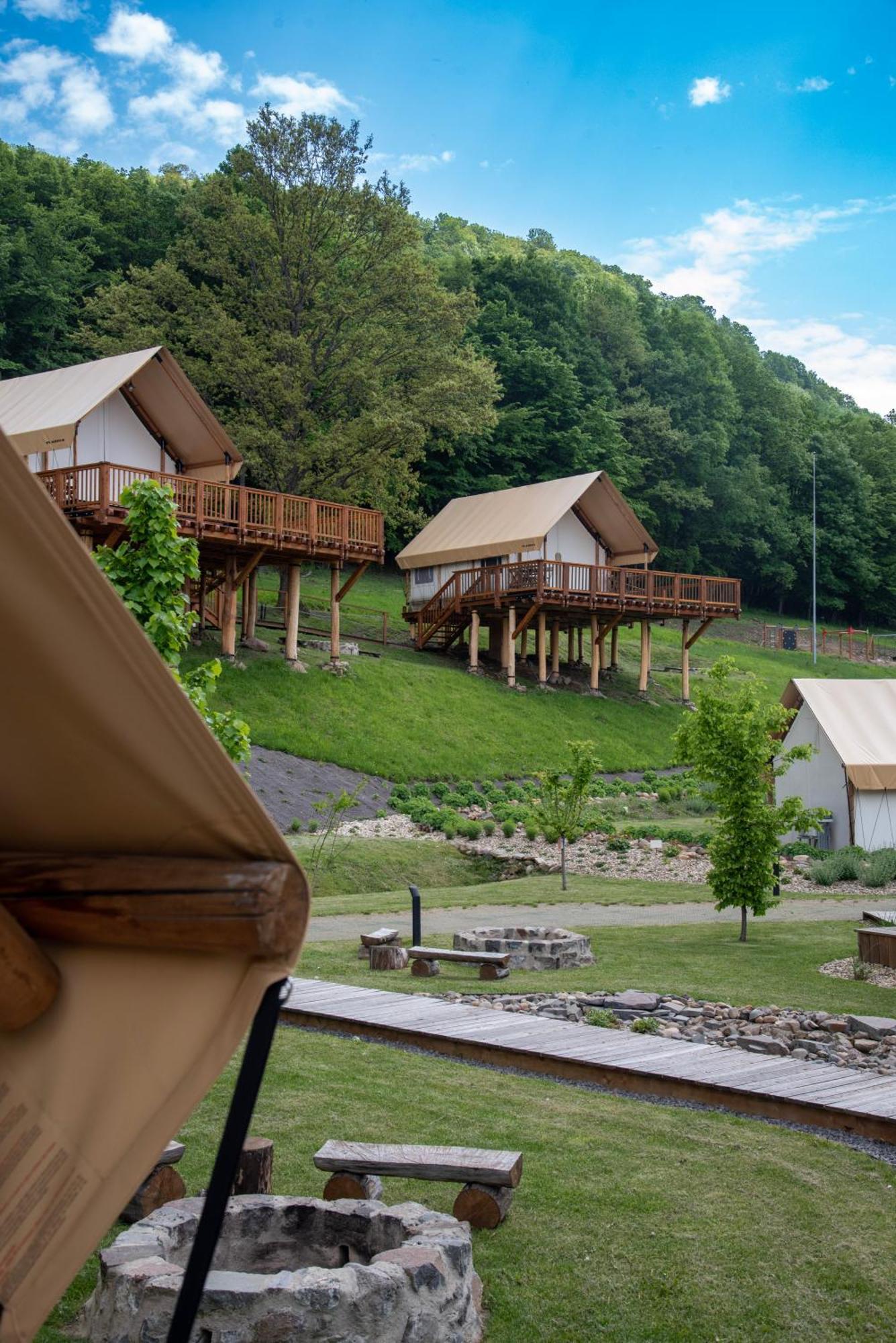 Forrest Glamping Hotel Banska Stiavnica Luaran gambar