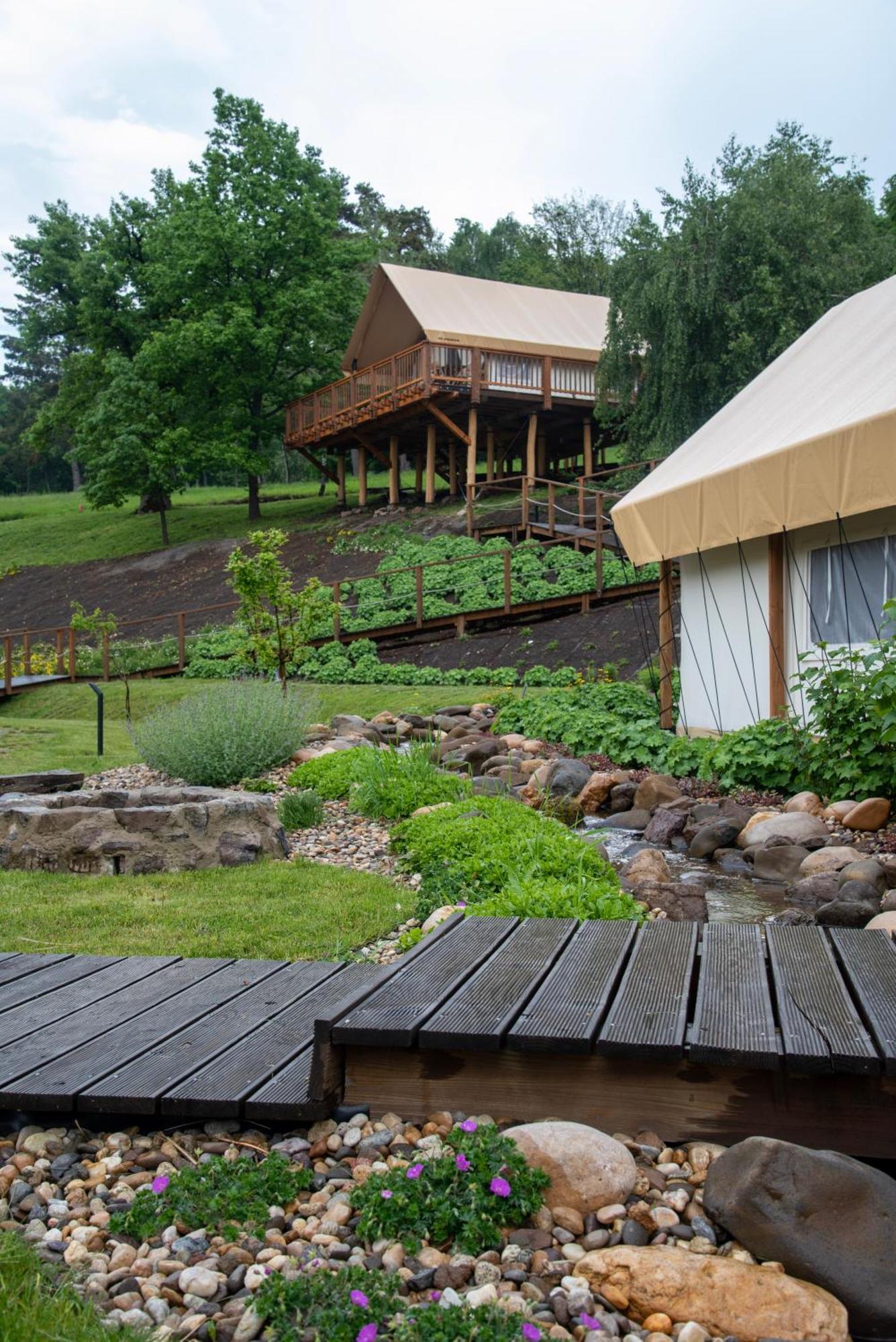 Forrest Glamping Hotel Banska Stiavnica Luaran gambar