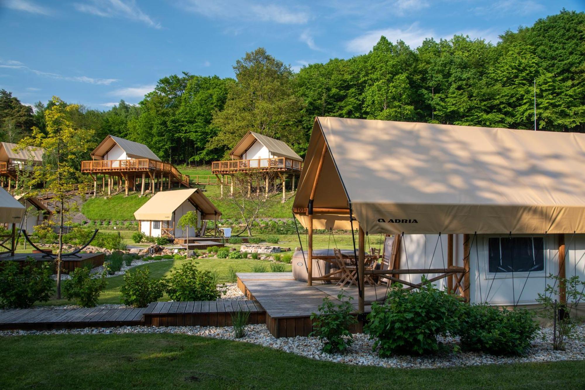 Forrest Glamping Hotel Banska Stiavnica Luaran gambar