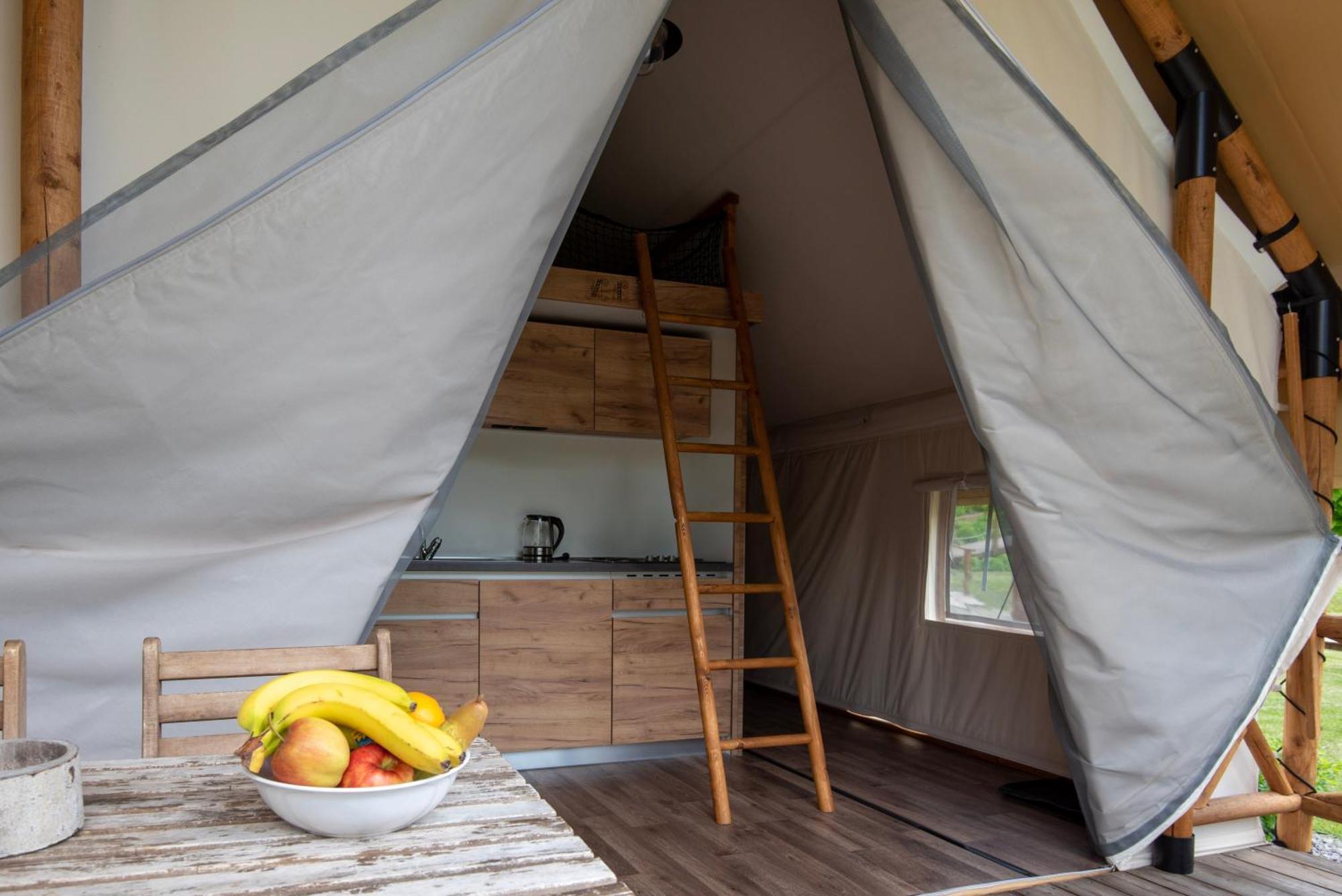 Forrest Glamping Hotel Banska Stiavnica Luaran gambar