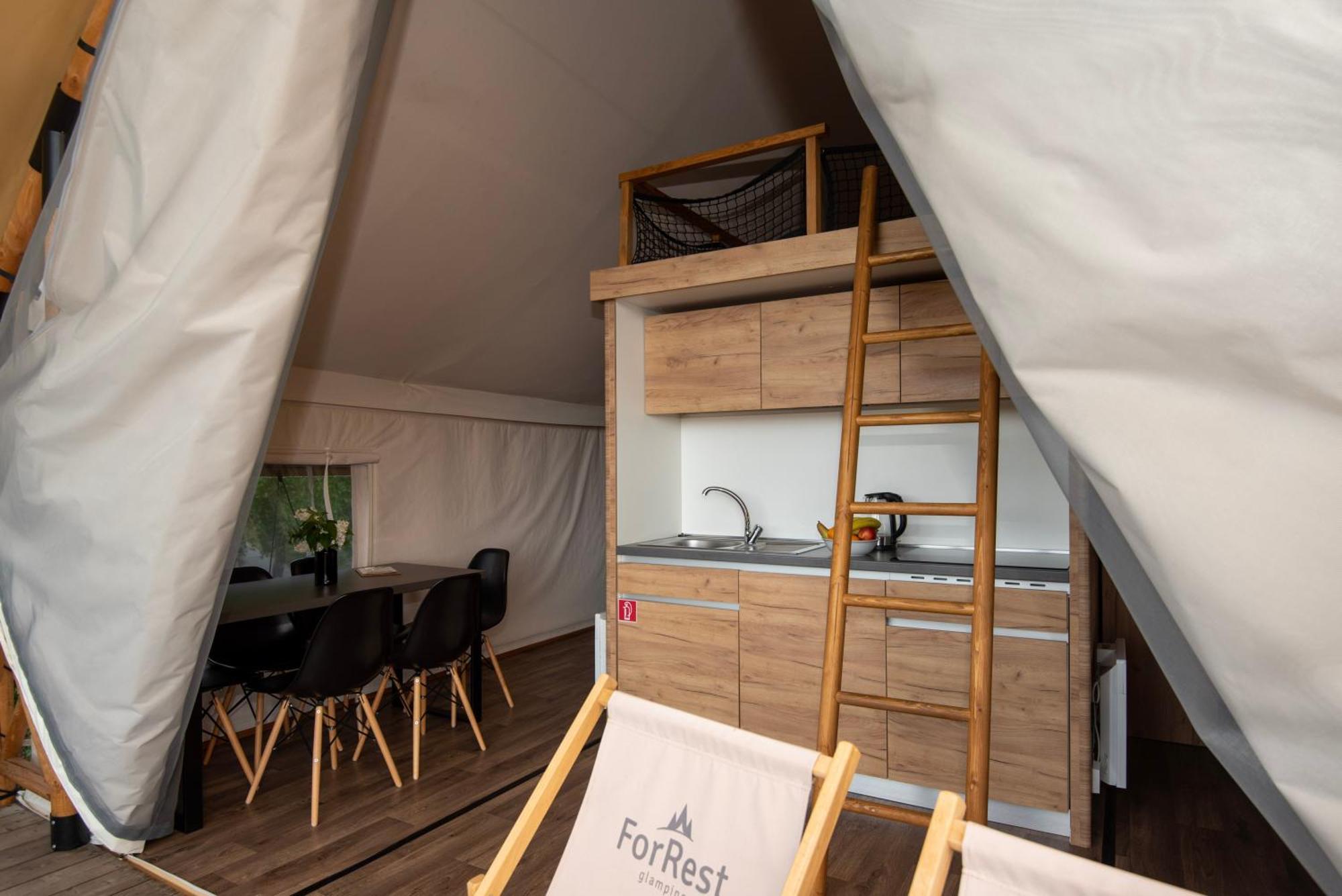 Forrest Glamping Hotel Banska Stiavnica Luaran gambar