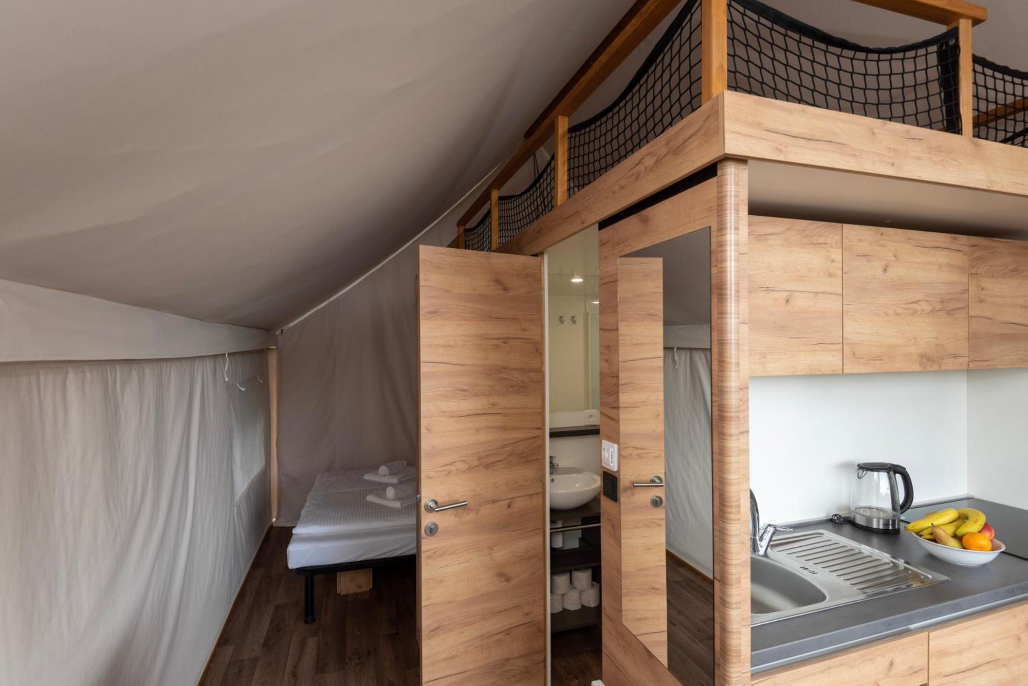 Forrest Glamping Hotel Banska Stiavnica Luaran gambar