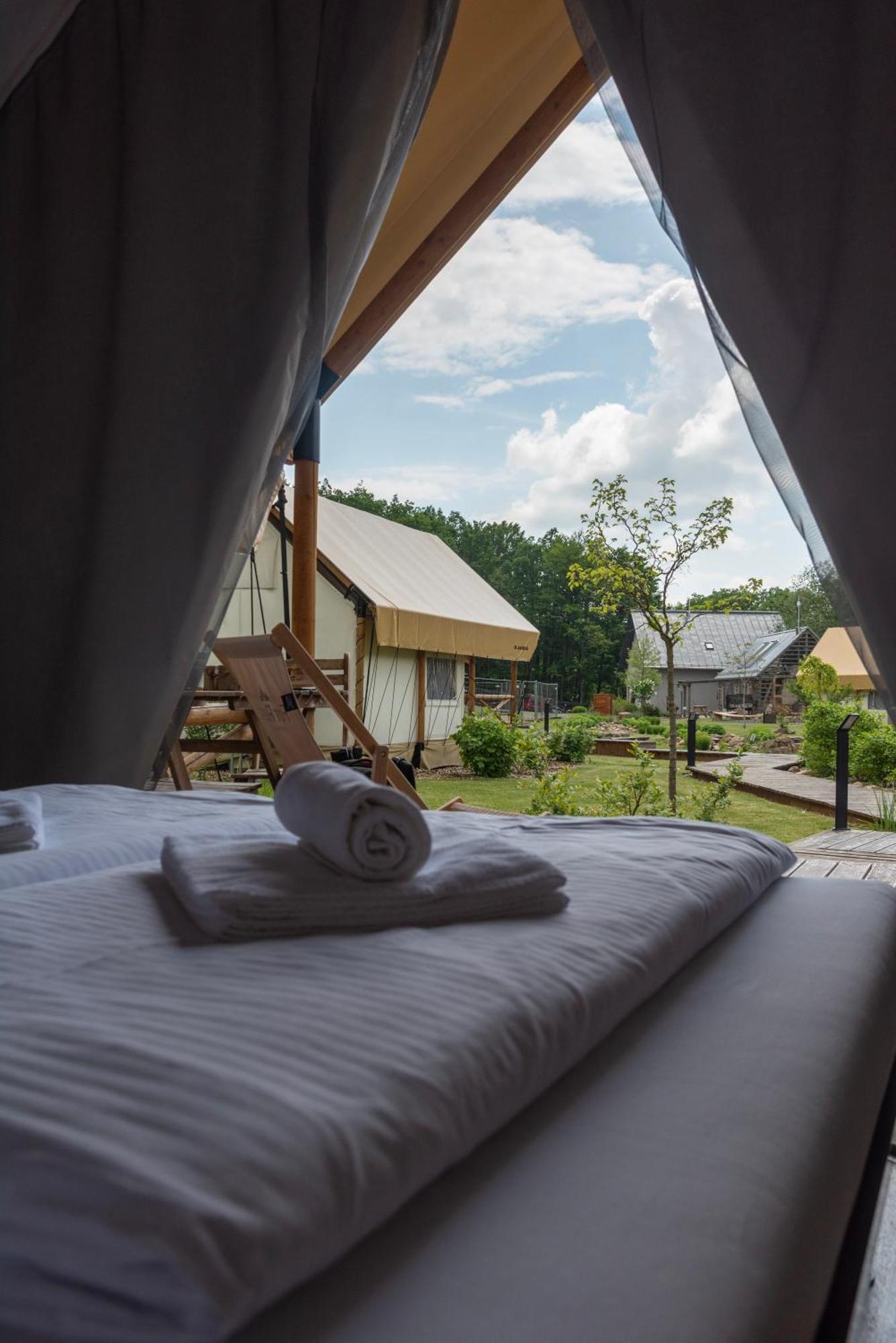 Forrest Glamping Hotel Banska Stiavnica Luaran gambar
