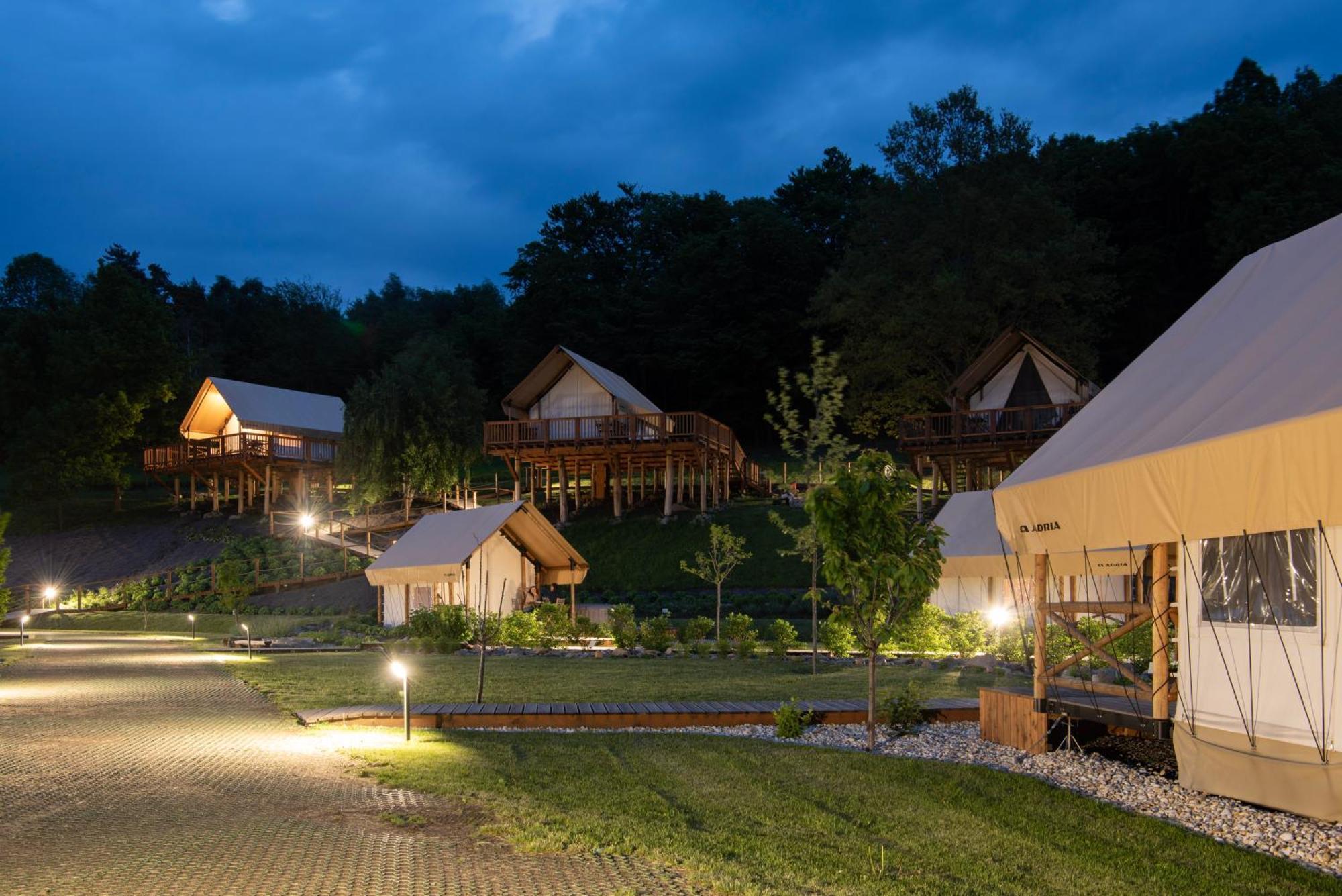 Forrest Glamping Hotel Banska Stiavnica Luaran gambar