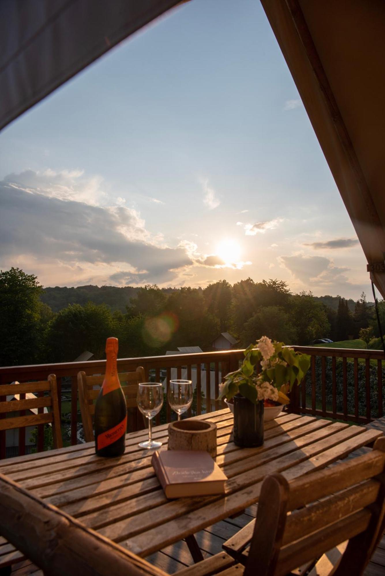 Forrest Glamping Hotel Banska Stiavnica Luaran gambar