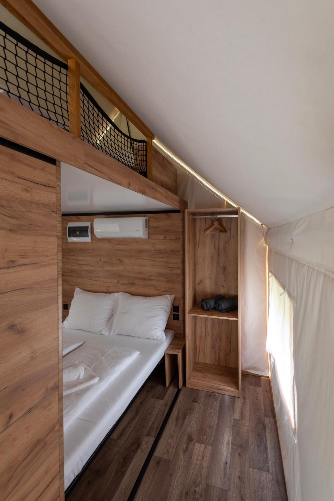 Forrest Glamping Hotel Banska Stiavnica Luaran gambar