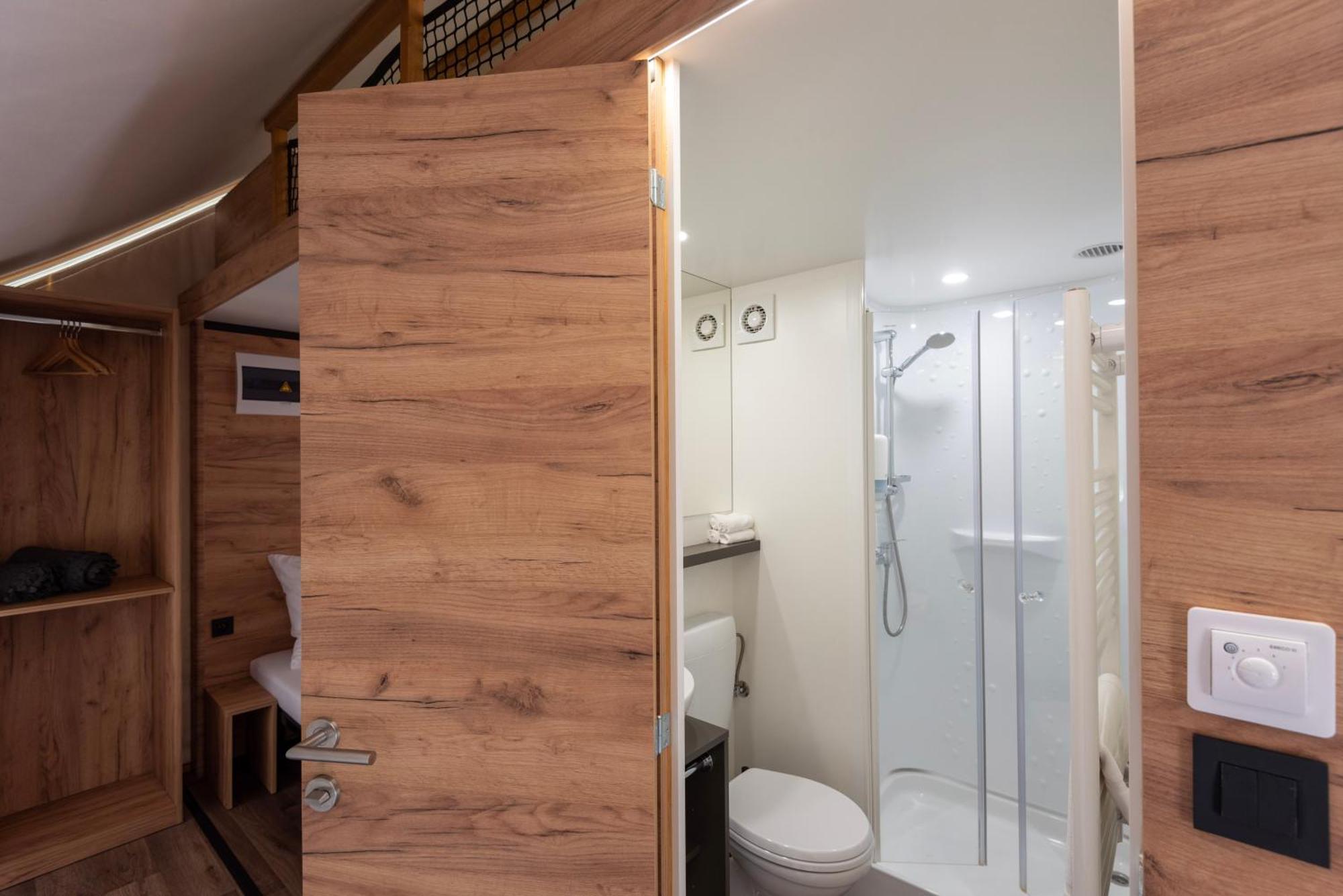 Forrest Glamping Hotel Banska Stiavnica Luaran gambar