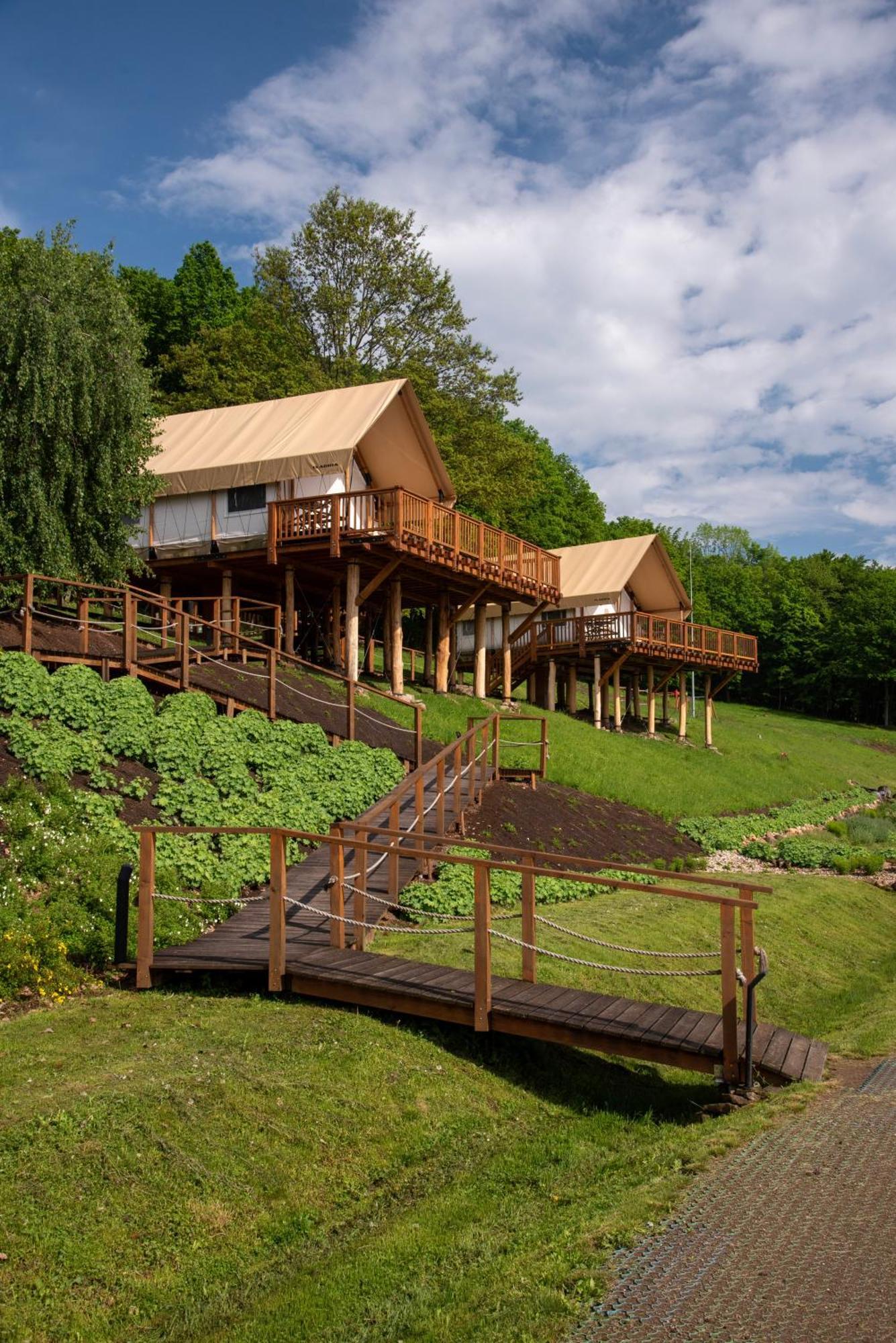 Forrest Glamping Hotel Banska Stiavnica Luaran gambar