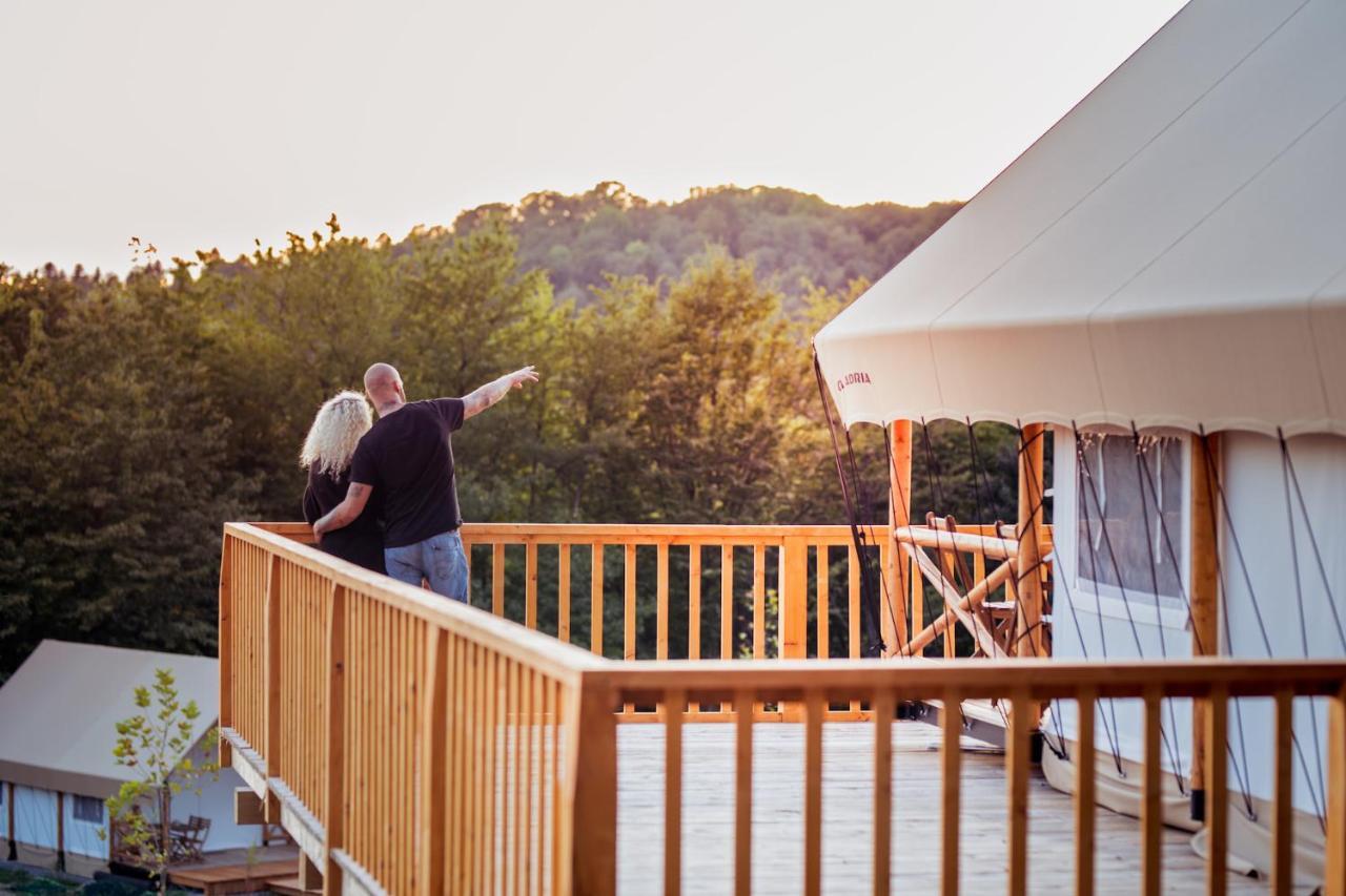 Forrest Glamping Hotel Banska Stiavnica Luaran gambar