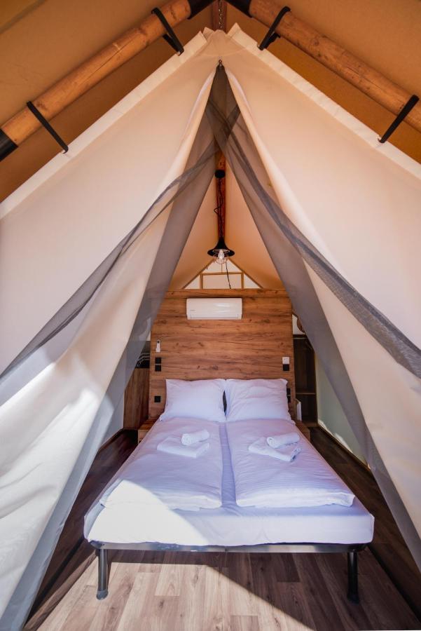 Forrest Glamping Hotel Banska Stiavnica Luaran gambar